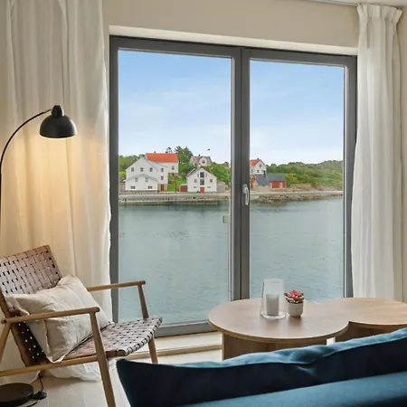 Ocean Front * Henningsvær