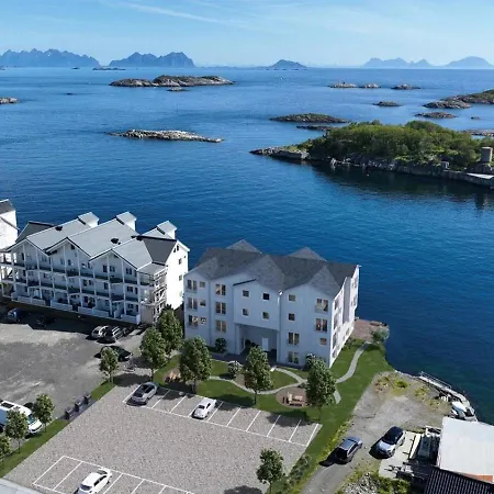 Ocean Front Henningsvær